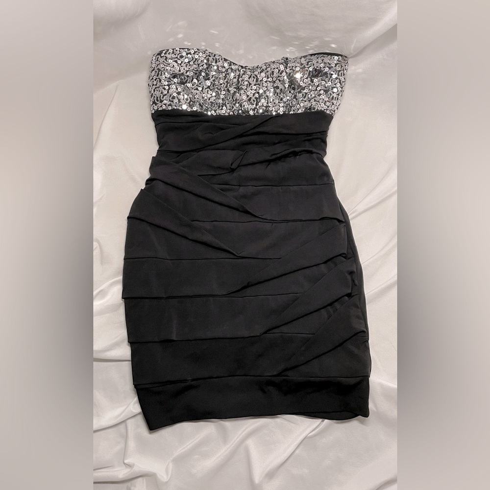 Sparkly Strapless Dress - Picture 3 of 6